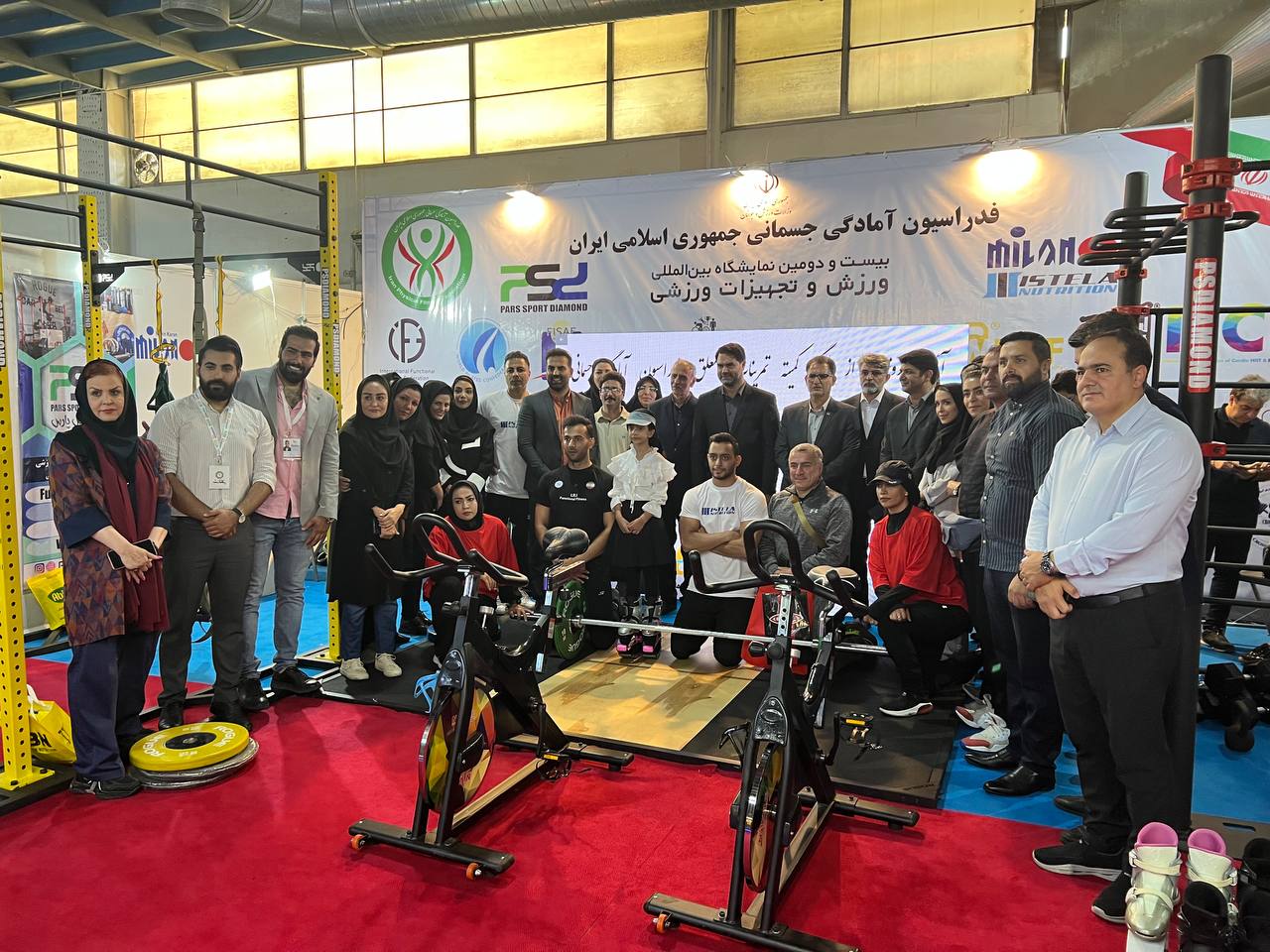 Read more about the article بازدید سینا کلهر، احمد گواری و علی خلیلی از غرفه فدراسیون آمادگی جسمانی در نمایشگاه تجهیزات ورزشی